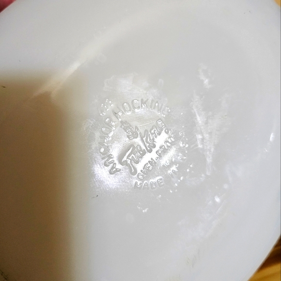 Vintage Fire King "Blue Cornflower" design casserole dish - Picture 6 of 6